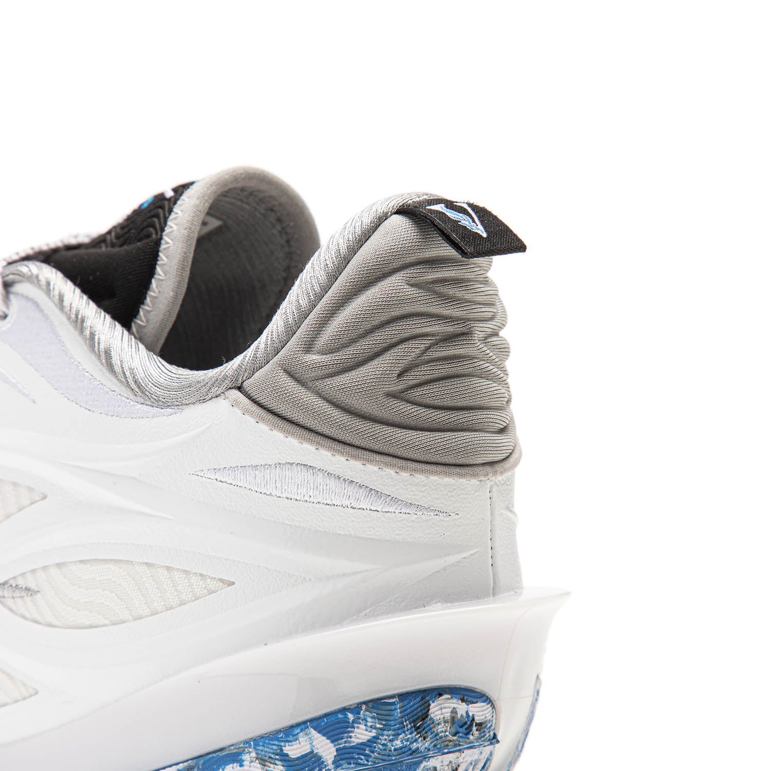Wade 808 5 Ultra V2 "Sky Vault"